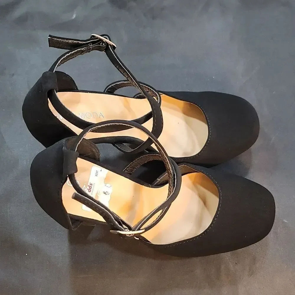 BRAND NEW TOP MODA JANE CRISS-CROS STRAP PLATFORM PUMP